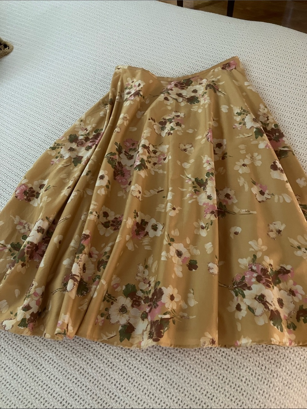 Jigsaw vintage skirt, Uk size 12 . Small, beige/ w flowers.